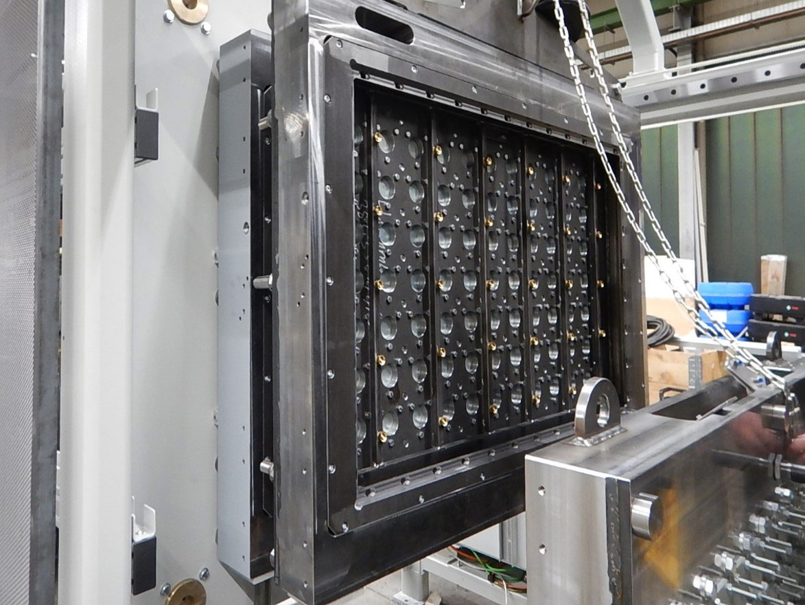 EPS-Formteilautomat zur Herstellung von geschäumten Formteilen